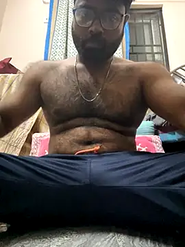 Snapshot of DJLOVE280825 chatting on October 5, 2025, 8:40 pm DJLOVE280825 online show from October 5, 2025, 8:40 pm