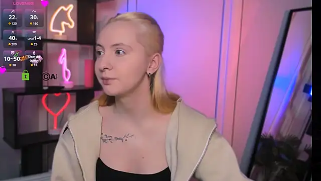 mila glow1 online show from December 14, 2025, 7:29 pm