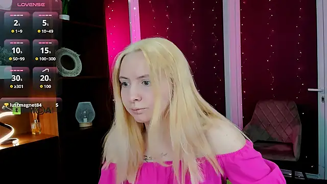 mila glow1 online show from December 15, 2025, 7:29 pm