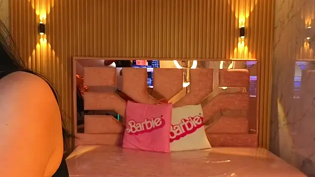 m eris s online show from October 31, 2025, 1:45 pm