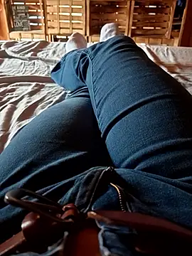 Snapshot of Horny_mummy chatting on May 20, 2026, 8:20 am Horny mummy online show from May 20, 2026, 8:20 am