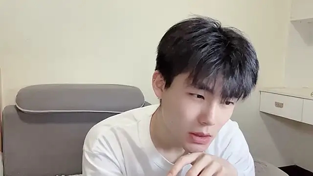 xiaoyang5200 online show from December 4, 2025, 3:10 pm