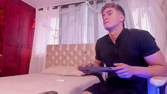 Snapshot of paull_george chatting on October 22, 2025, 3:12 pm paull george online show from October 22, 2025, 3:12 pm