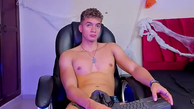 Snapshot of paull_george chatting on October 25, 2025, 5:19 pm paull george online show from October 25, 2025, 5:19 pm