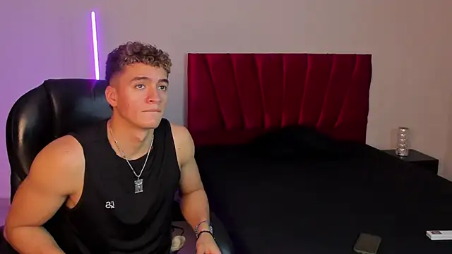 Snapshot of paull_george chatting on November 11, 2025, 2:28 pm paull george online show from November 11, 2025, 2:28 pm