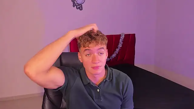 Snapshot of paull_george chatting on November 22, 2025, 3:00 pm paull george online show from November 22, 2025, 3:00 pm