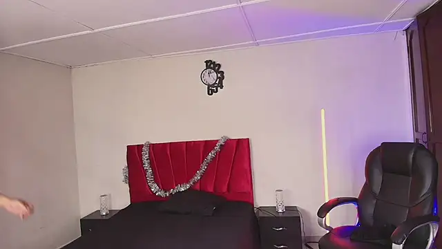 Snapshot of paull_george chatting on December 2, 2025, 5:30 pm paull george online show from December 2, 2025, 5:30 pm