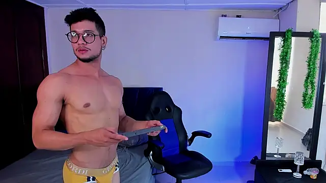 Snapshot of paull_george chatting on December 5, 2025, 4:36 pm paull george online show from December 5, 2025, 4:36 pm