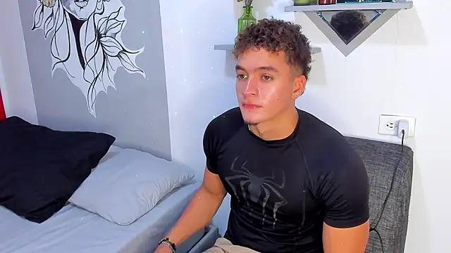 Snapshot of paull_george chatting on June 16, 2026, 2:19 pm paull george online show from June 16, 2026, 2:19 pm
