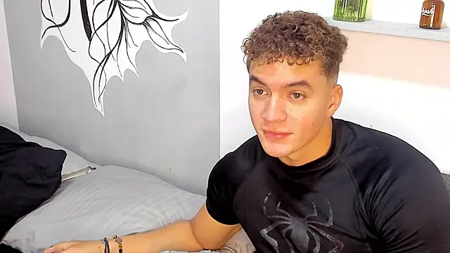 Snapshot of paull_george chatting on July 11, 2026, 1:25 pm paull george online show from July 11, 2026, 1:25 pm