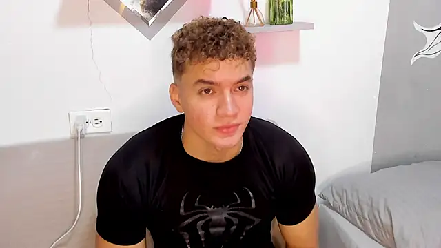 Snapshot of paull_george chatting on July 25, 2026, 1:30 pm paull george online show from July 25, 2026, 1:30 pm