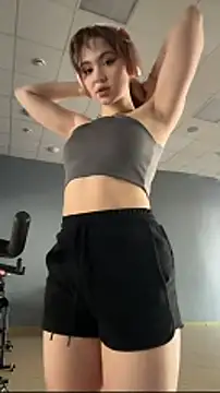 LunaMillie online show from December 16, 2025, 10:09 am