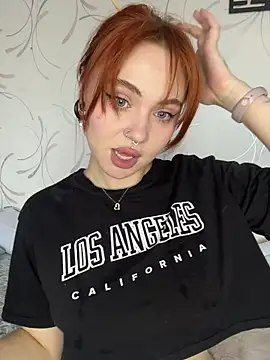 Snapshot of LunaMillie chatting on March 4, 2026, 11:38 am LunaMillie online show from March 4, 2026, 11:38 am