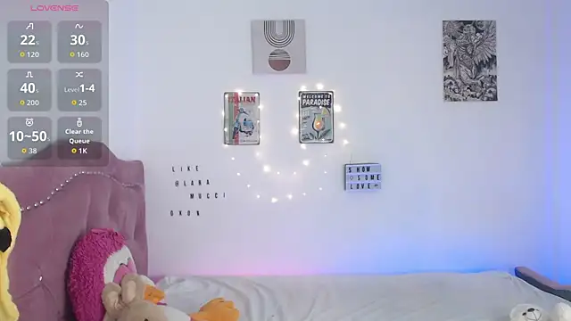 Snapshot of Laramucci chatting on November 7, 2025, 7:47 pm Laramucci online show from November 7, 2025, 7:47 pm