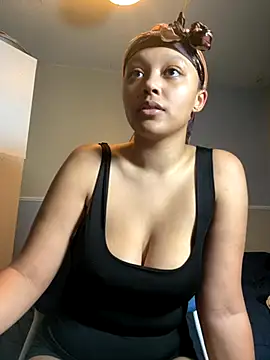 Snapshot of Marleymols chatting on December 2, 2025, 9:32 pm Marleymols online show from December 2, 2025, 9:32 pm