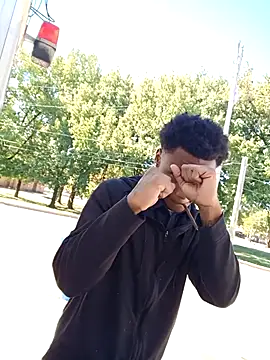 Snapshot of Dropdingo chatting on October 22, 2025, 5:56 pm Dropdingo online show from October 22, 2025, 5:56 pm