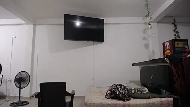 yohacriss online show from September 14, 2025, 8:30 pm