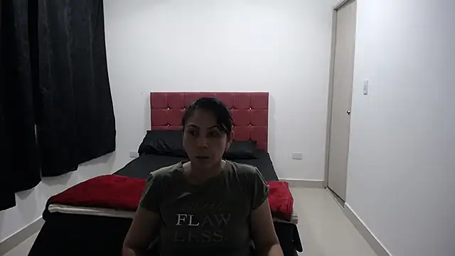 yohacriss online show from November 7, 2025, 3:39 am