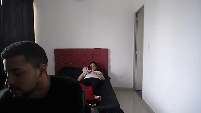 yohacriss online show from November 16, 2025, 1:39 pm