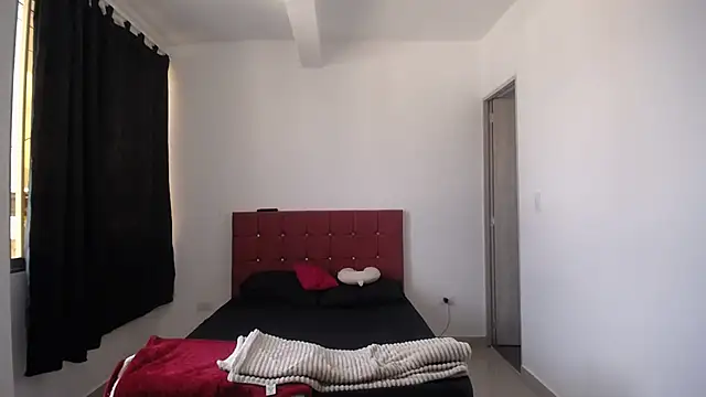 yohacriss online show from November 19, 2025, 3:34 pm