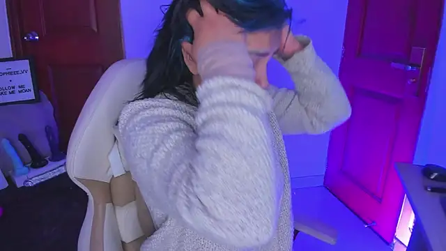 sophiievv online show from February 5, 2026, 8:02 pm