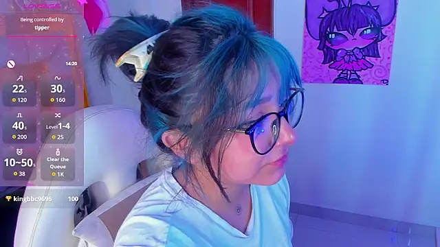 sophiievv online show from March 3, 2026, 7:42 pm