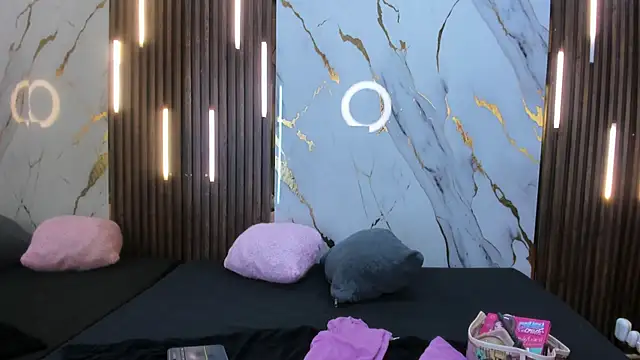 Snapshot of VictoriaDuart chatting on October 25, 2025, 8:36 pm VictoriaDuart online show from October 25, 2025, 8:36 pm