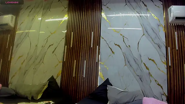 Snapshot of VictoriaDuart chatting on November 10, 2025, 8:19 pm VictoriaDuart online show from November 10, 2025, 8:19 pm