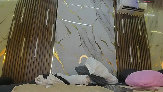 Snapshot of VictoriaDuart chatting on December 20, 2025, 7:54 pm VictoriaDuart online show from December 20, 2025, 7:54 pm