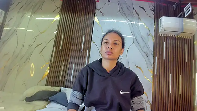 Snapshot of VictoriaDuart chatting on January 5, 2026, 7:28 pm VictoriaDuart online show from January 5, 2026, 7:28 pm