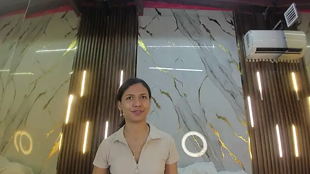 Snapshot of VictoriaDuart chatting on January 14, 2026, 8:03 pm VictoriaDuart online show from January 14, 2026, 8:03 pm