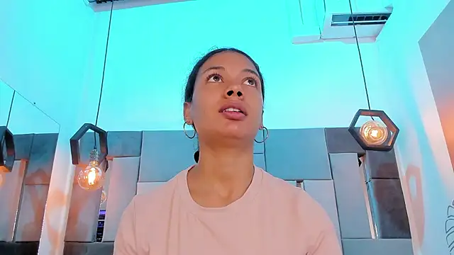 Snapshot of VictoriaDuart chatting on February 11, 2026, 8:14 pm VictoriaDuart online show from February 11, 2026, 8:14 pm