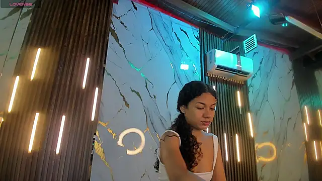 Snapshot of VictoriaDuart chatting on February 26, 2026, 8:30 pm VictoriaDuart online show from February 26, 2026, 8:30 pm