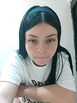 LunaJacobs online show from November 10, 2025, 9:47 pm