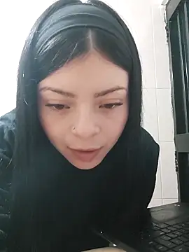 Snapshot of LunaJacobs chatting on December 19, 2025, 1:01 am LunaJacobs online show from December 19, 2025, 1:01 am