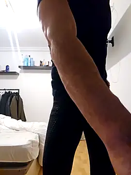 Latinfogoso84 online show from November 14, 2025, 9:02 pm