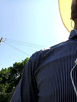 Snapshot of AlphaAlterX chatting on December 17, 2025, 3:40 pm AlphaAlterX online show from December 17, 2025, 3:40 pm