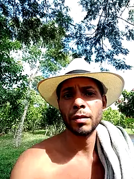 Snapshot of AlphaAlterX chatting on December 19, 2025, 7:43 pm AlphaAlterX online show from December 19, 2025, 7:43 pm