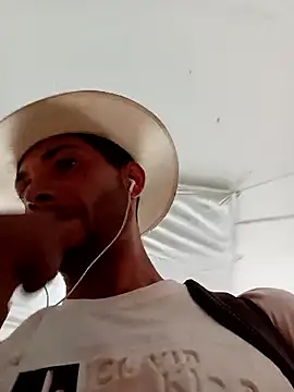 Snapshot of AlphaAlterX chatting on February 25, 2026, 9:13 pm AlphaAlterX online show from February 25, 2026, 9:13 pm