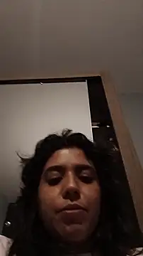 Maricamposs online show from April 1, 2026, 1:28 am