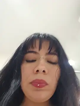ingridequinti online show from July 27, 2026, 3:35 am