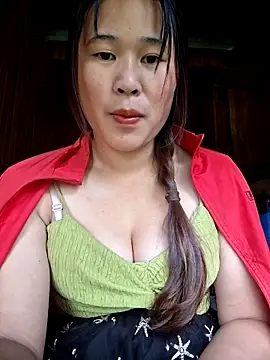 Snapshot of ALIENHR38 chatting on October 8, 2025, 1:14 am ALIENHR38 online show from October 8, 2025, 1:14 am