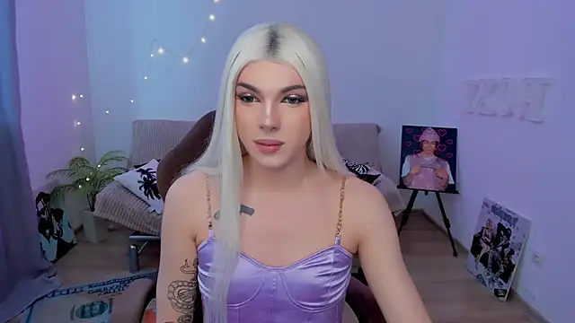 Snapshot of YourTrixie chatting on February 22, 2026, 6:46 am YourTrixie online show from February 22, 2026, 6:46 am