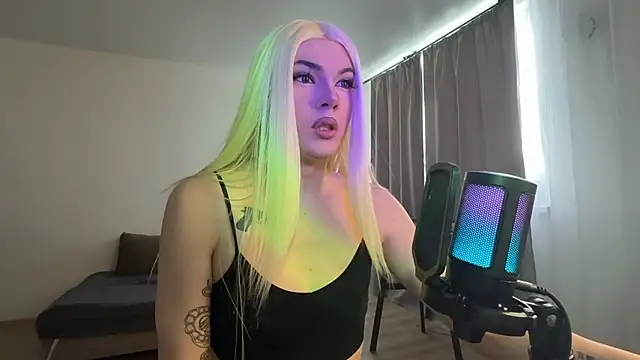 Snapshot of YourTrixie chatting on March 21, 2026, 6:29 am YourTrixie online show from March 21, 2026, 6:29 am