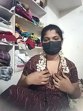 swetha01430 online show from October 12, 2025, 4:17 pm