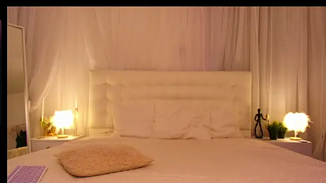 Snapshot of Lilit_1Love chatting on September 19, 2025, 4:29 pm Lilit 1Love online show from September 19, 2025, 4:29 pm