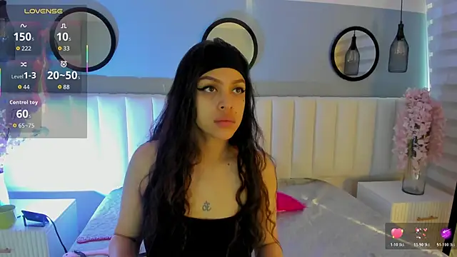 Mila Hank  online show from December 18, 2025, 12:22 pm