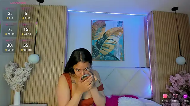 Mila Hank  online show from June 1, 2026, 12:29 pm