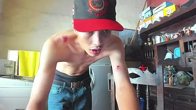 Master liam00 online show from December 16, 2025, 4:23 pm