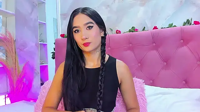 Nicolqueen  online show from November 6, 2025, 11:11 am